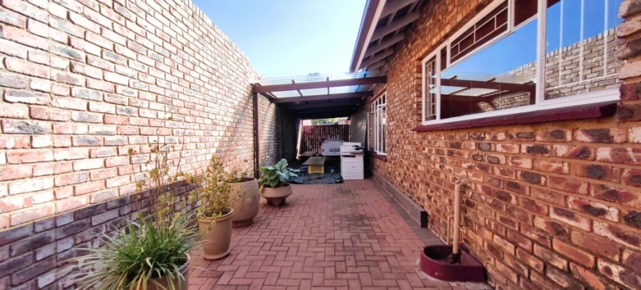 3 Bedroom Property for Sale in Potchefstroom North West